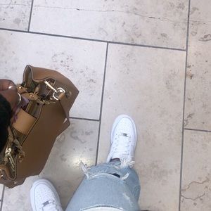 Meet your Posher, Adelle